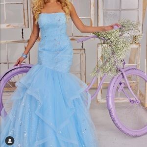 Never worn prom dress